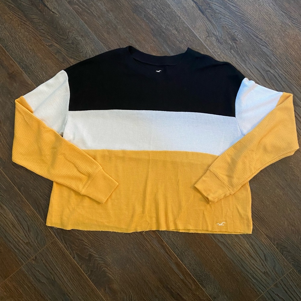 Hollister boyfriend tee, striped black white and yellow